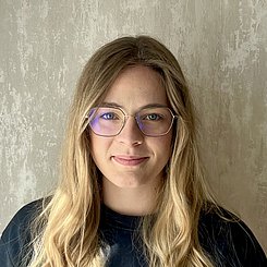 Ms  Lena Schmitz