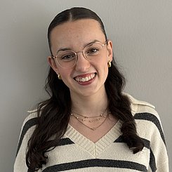 Ms  Annika Langer
