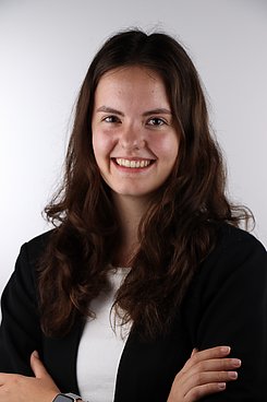Frau  Lisa Rosenbusch
