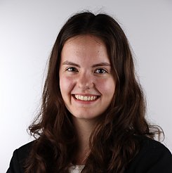 Frau  Lisa Rosenbusch